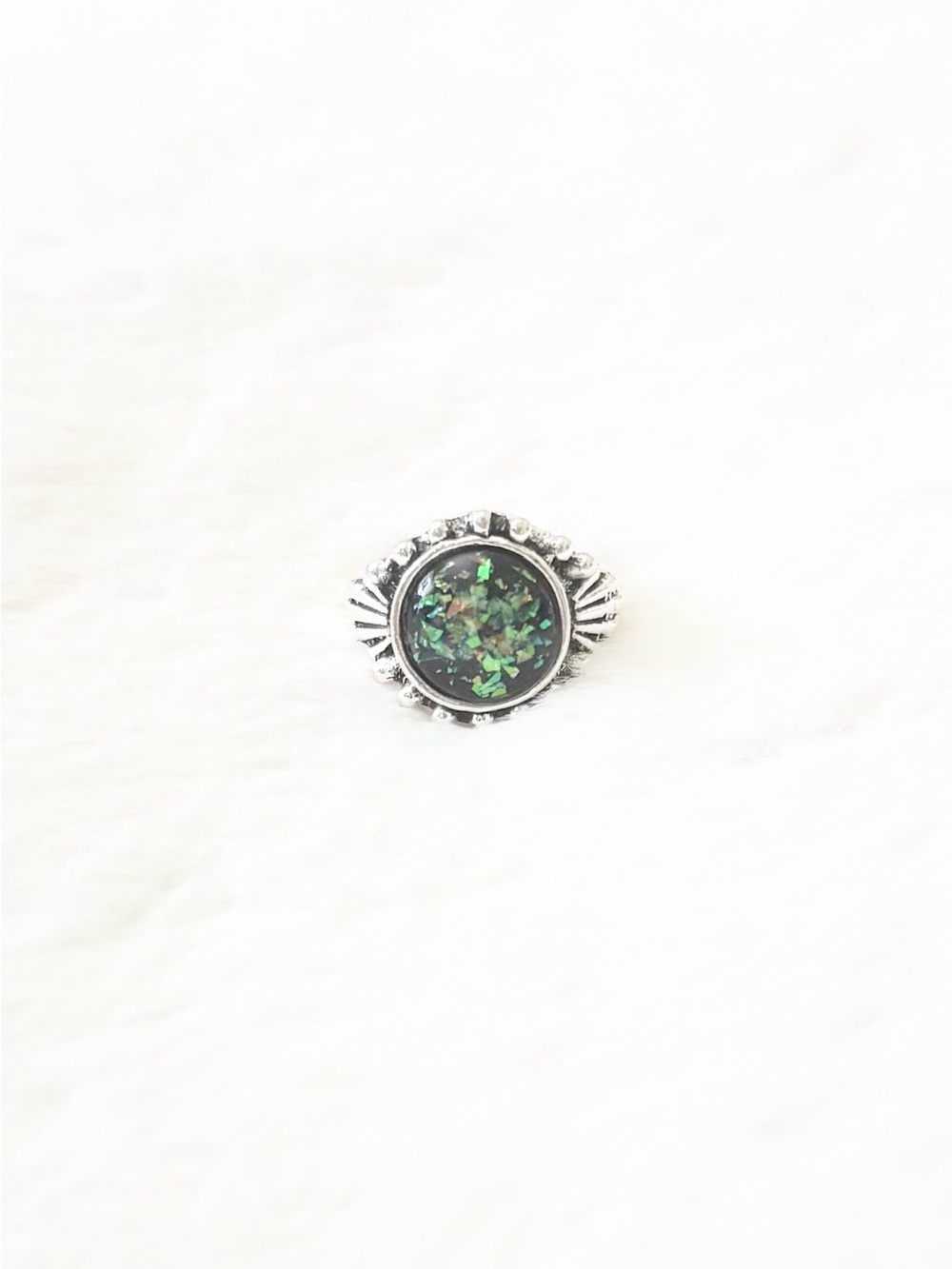 5/$15 🩷 MUST BUNDLE Silver Ring with Green Opal Flake Inlay - Women Jewelry